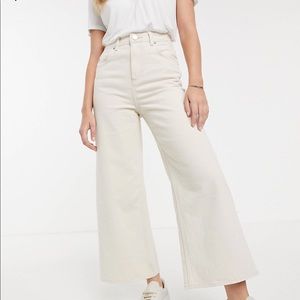 Wide leg jeans in off white / ivory